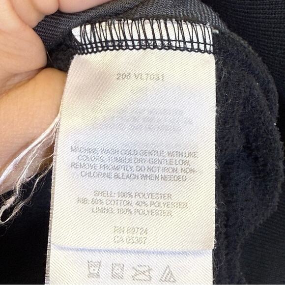 Columbia, Women's Black Convert Board Wear Jacket. Size Large. Excellent cond! - Picture 3 of 5